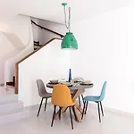 Beachside Surf & Sun Playa Americas Villa *