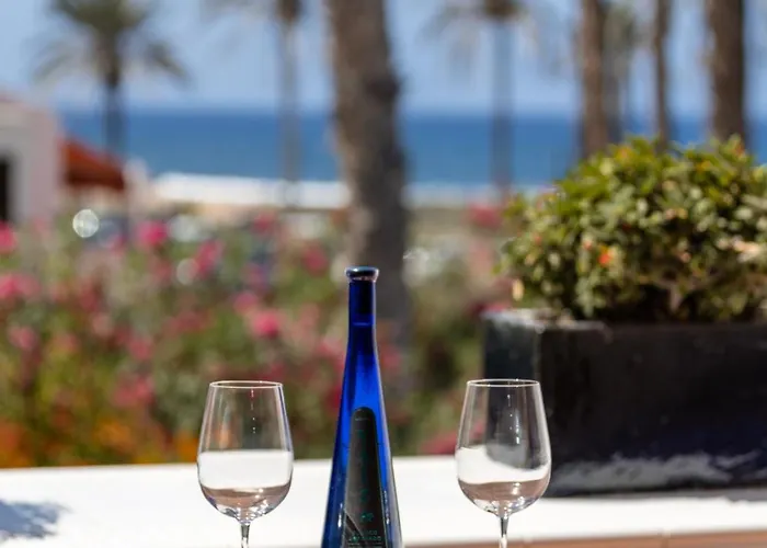 Beachside Surf & Sun Playa Americas Вілла