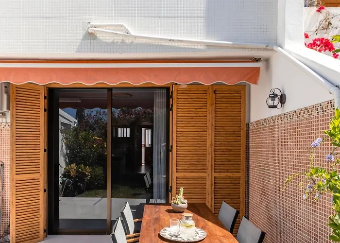 Beachside Surf & Sun Playa Americas Villa