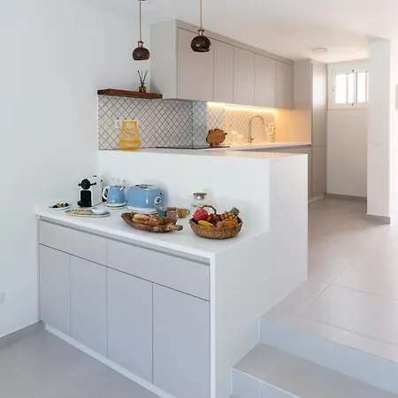 Beachside Surf & Sun Playa Americas 빌라